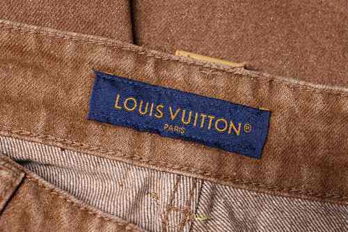 EM Sneakers Louis Vuitton Embroidered Signature Pleated Jean Shorts Brown