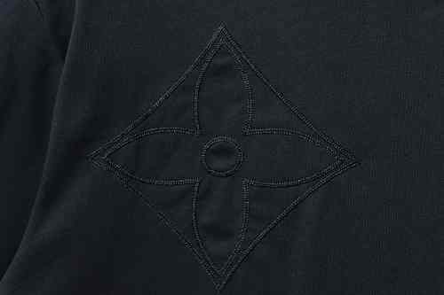 EM Sneakers Louis Vuitton Embroidered Tricolor Logo T-shirt Black