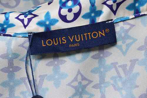 EM Sneakers Louis Vuitton Monogram Print Short-sleeved Shirt