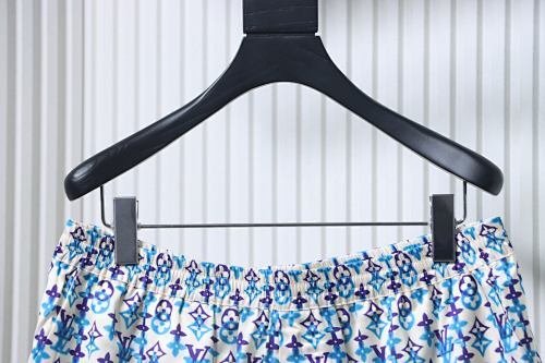 EM Sneakers Louis Vuitton Monogram Printed Silk Shorts