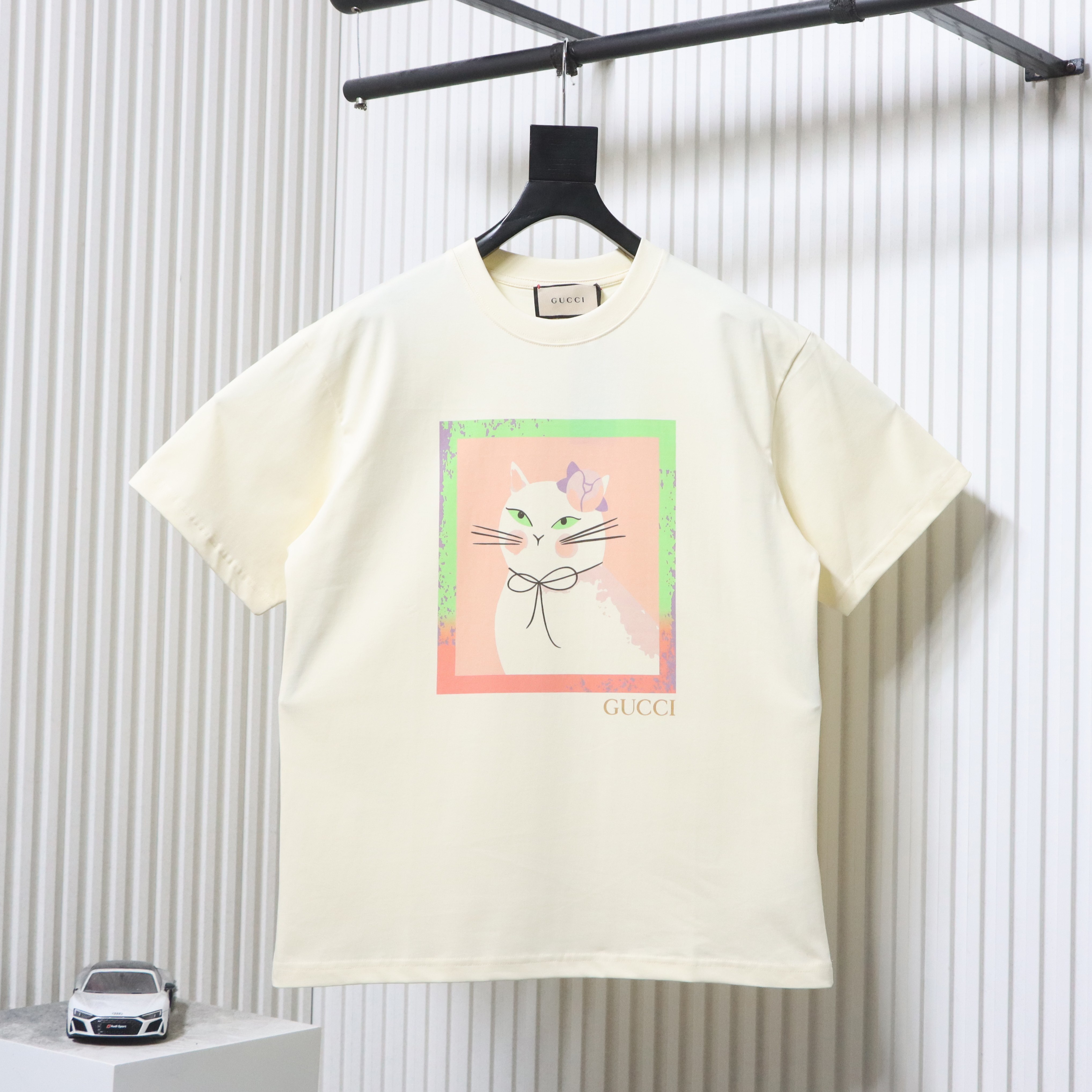 EM Sneakers Gucci Cartoon Cat Print T-Shirt Apricot