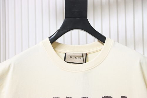 EM Sneakers Gucci Cartoon Green Dinosaur Print T-shirt Apricot