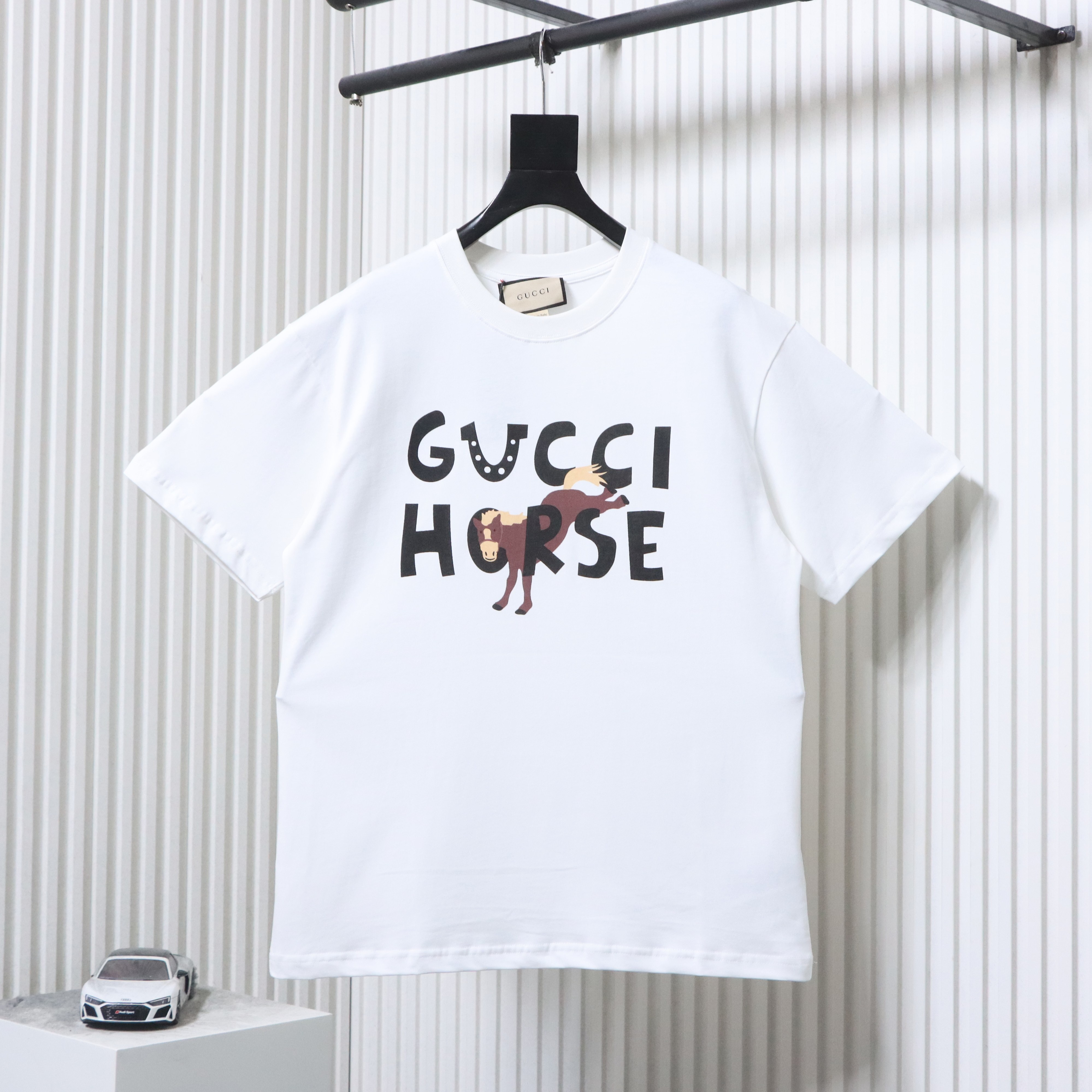 EM Sneakers Gucci Cartoon Horse Print T-Shirt White