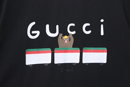 EM Sneakers Gucci Cartoon Train Bear Print T-shirt Black
