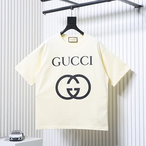 EM Sneakers Gucci Classic Double G Interlocking Print T-shirt Apricot