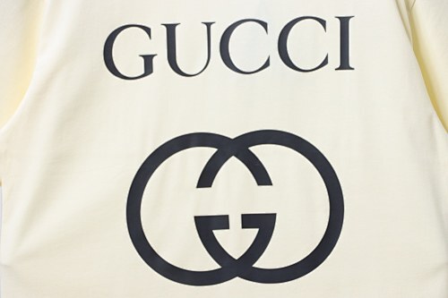 EM Sneakers Gucci Classic Double G Interlocking Print T-shirt Apricot