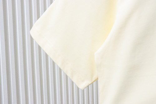 EM Sneakers Gucci Classic Double G Interlocking Print T-shirt Apricot