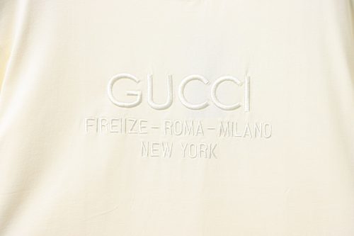 EM Sneakers Gucci Classic Logo Embroidered Letter Print T-shirt Apricot