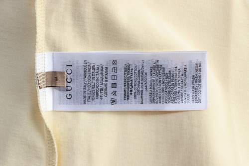 EM Sneakers Gucci Classic Logo Embroidered Letter Print T-shirt Apricot