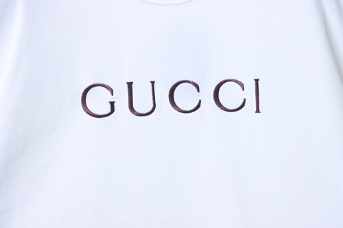 EM Sneakers Gucci Minimalist Letter Print Embroidered Logo T-shirt White