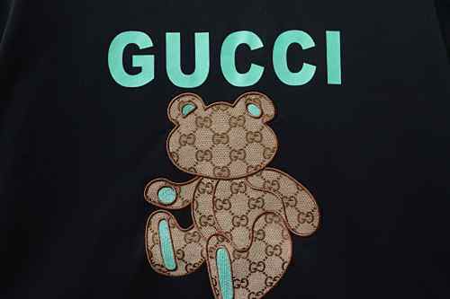 EM Sneakers Gucci Monogrammed Teddy Bear Embroidered Print T-shirt Black