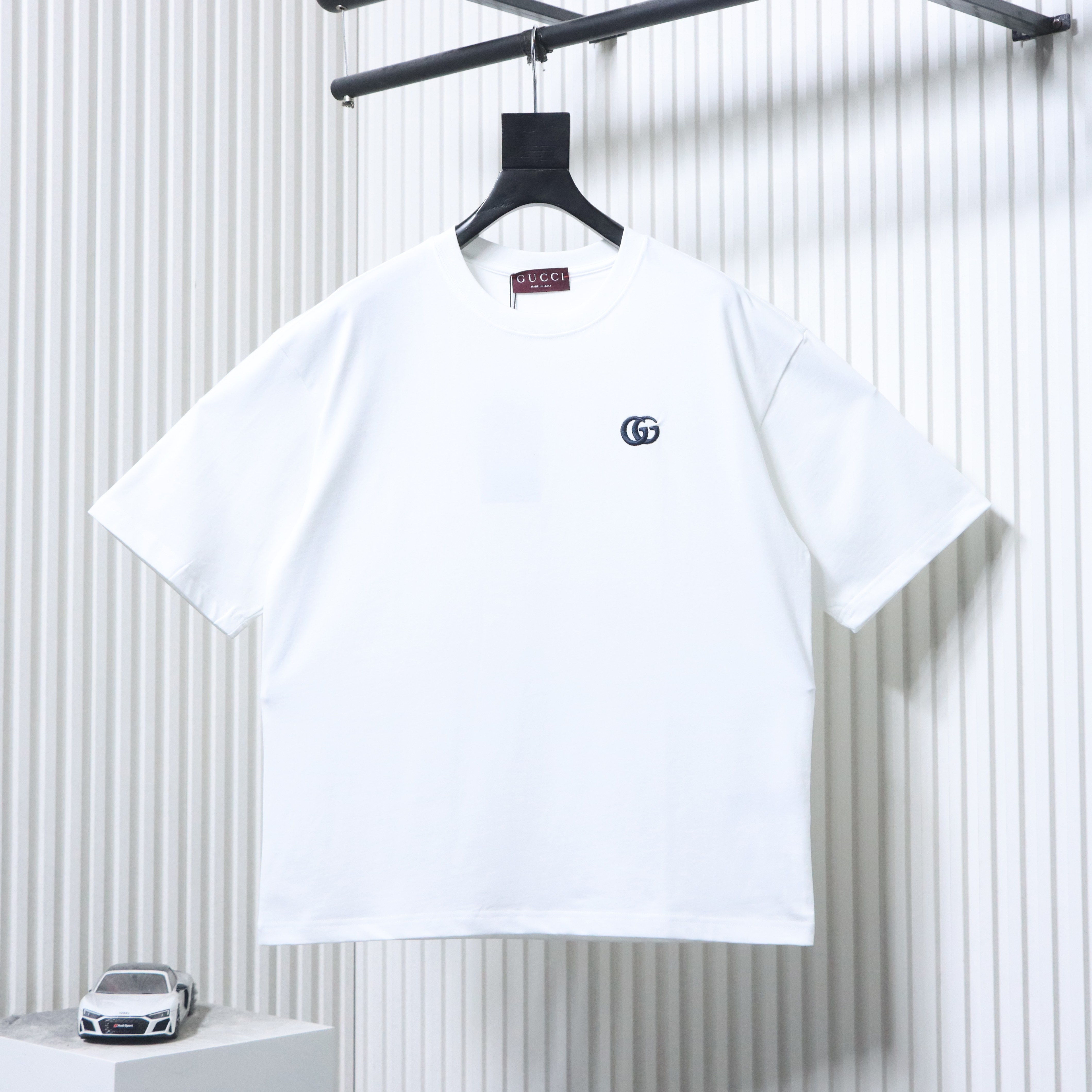 EM Sneakers Gucci White Double G Logo Embroidered T-Shirt