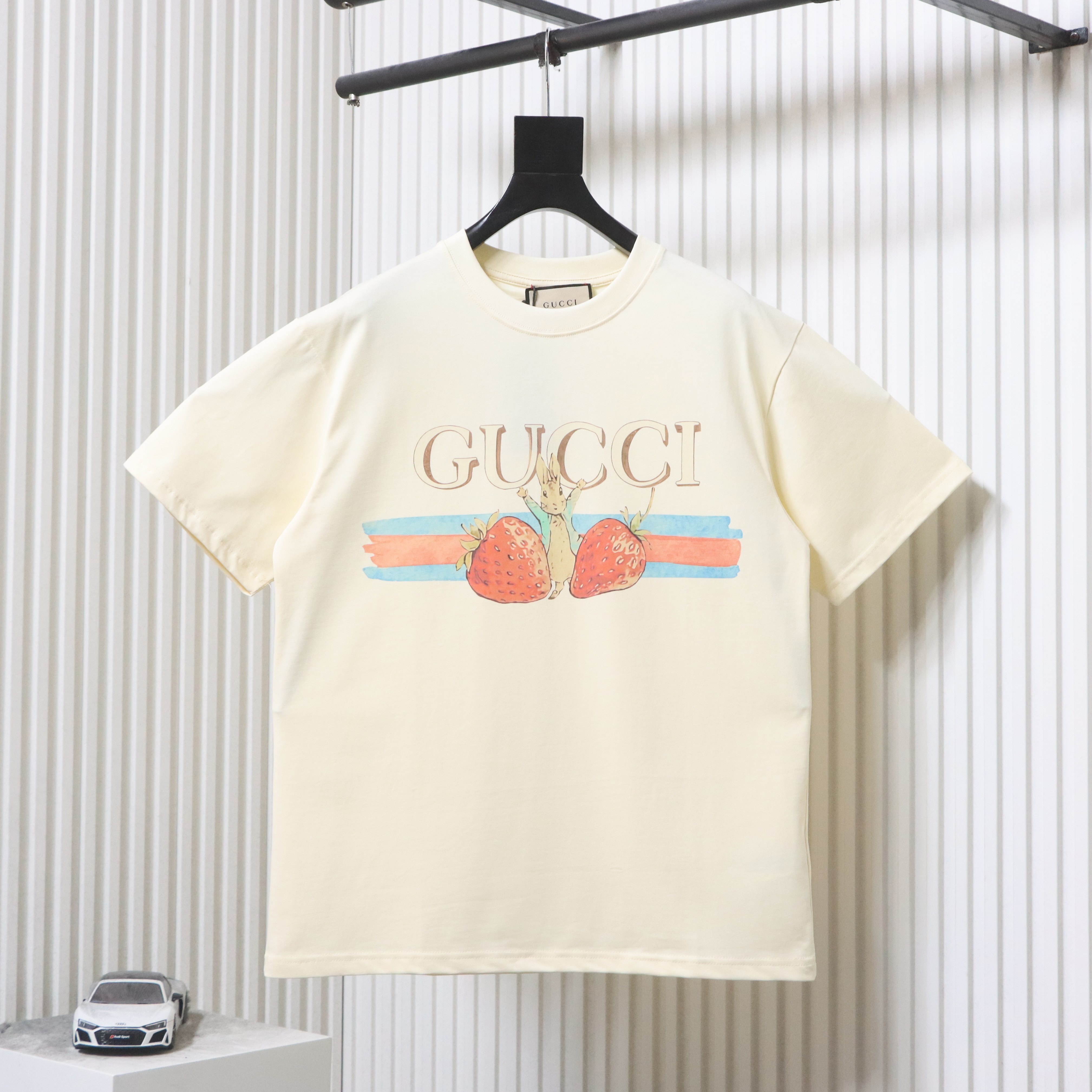 EM Sneakers Gucci x Peter Rabbit Collaboration Cartoon Print T-shirt Apricot