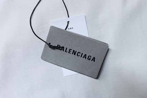 EM Sneakers Balenciaga Los Angeles Night View Distressed Gray T-Shirt