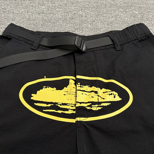 EM Sneakers Corteiz Alcatraz Cargo Shorts Black Yellow