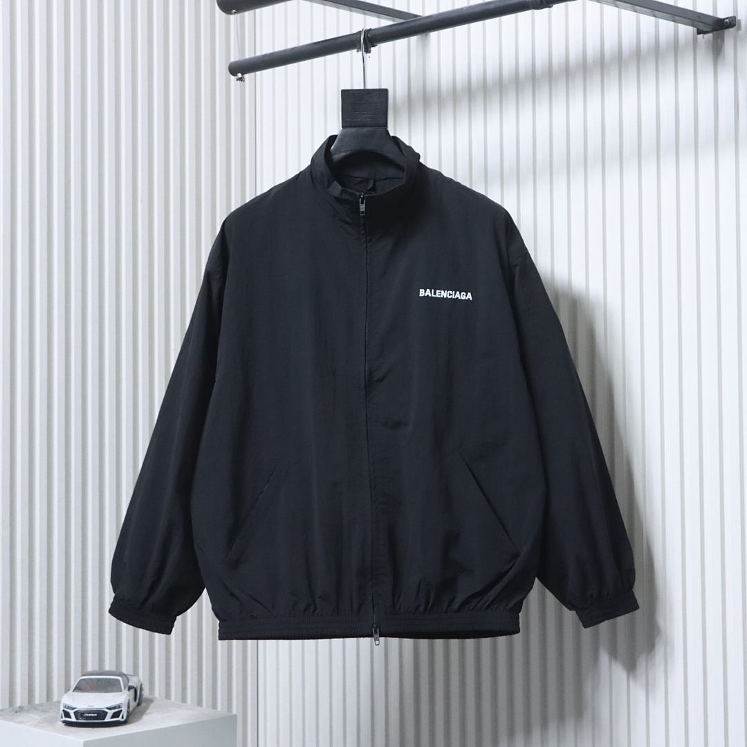 EM Sneakers Balenciaga Logo Print Zip-up Jacket Black