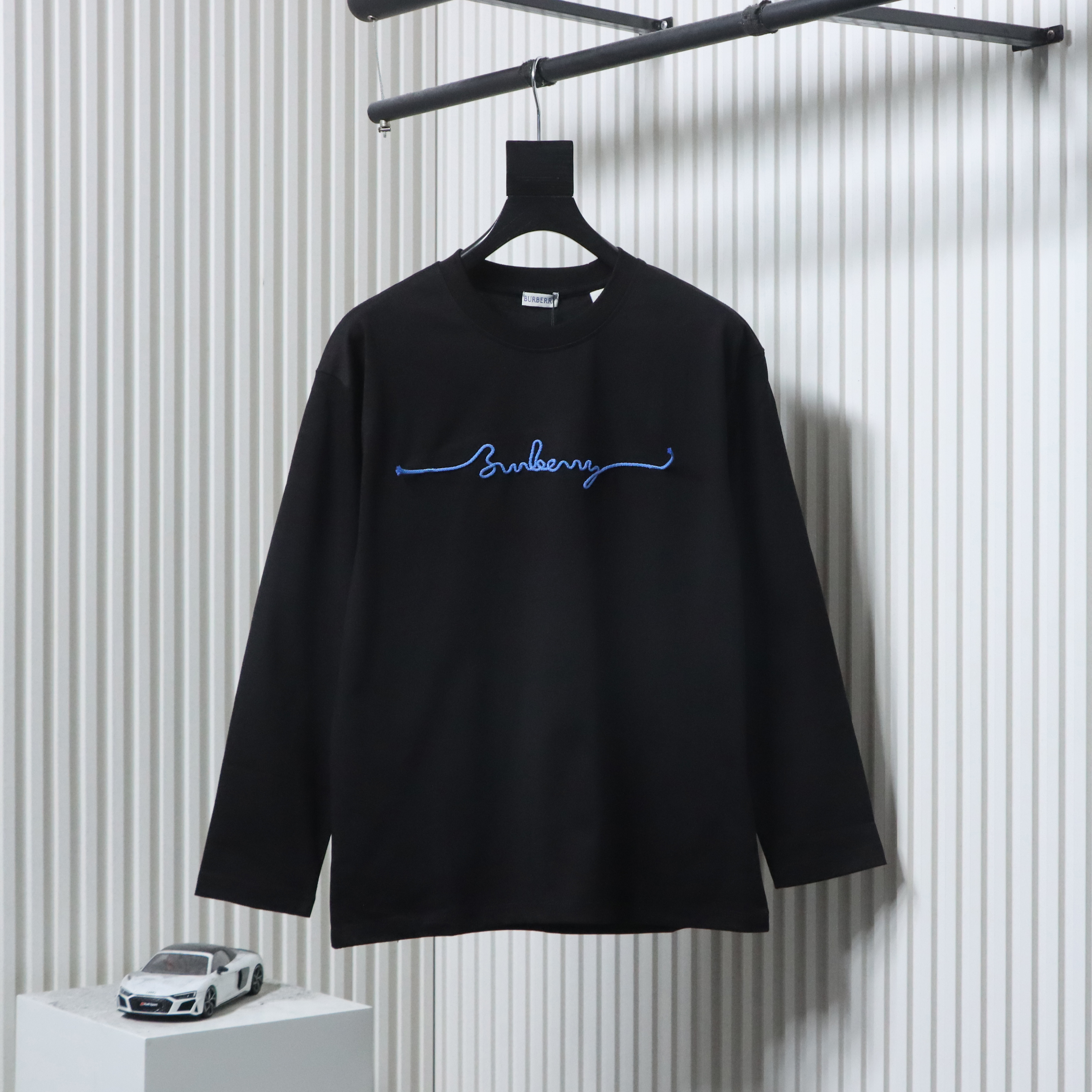 EM Sneakers Burberry 25Fw Signature Logo Embroidered Long-Sleeve Shirt Black