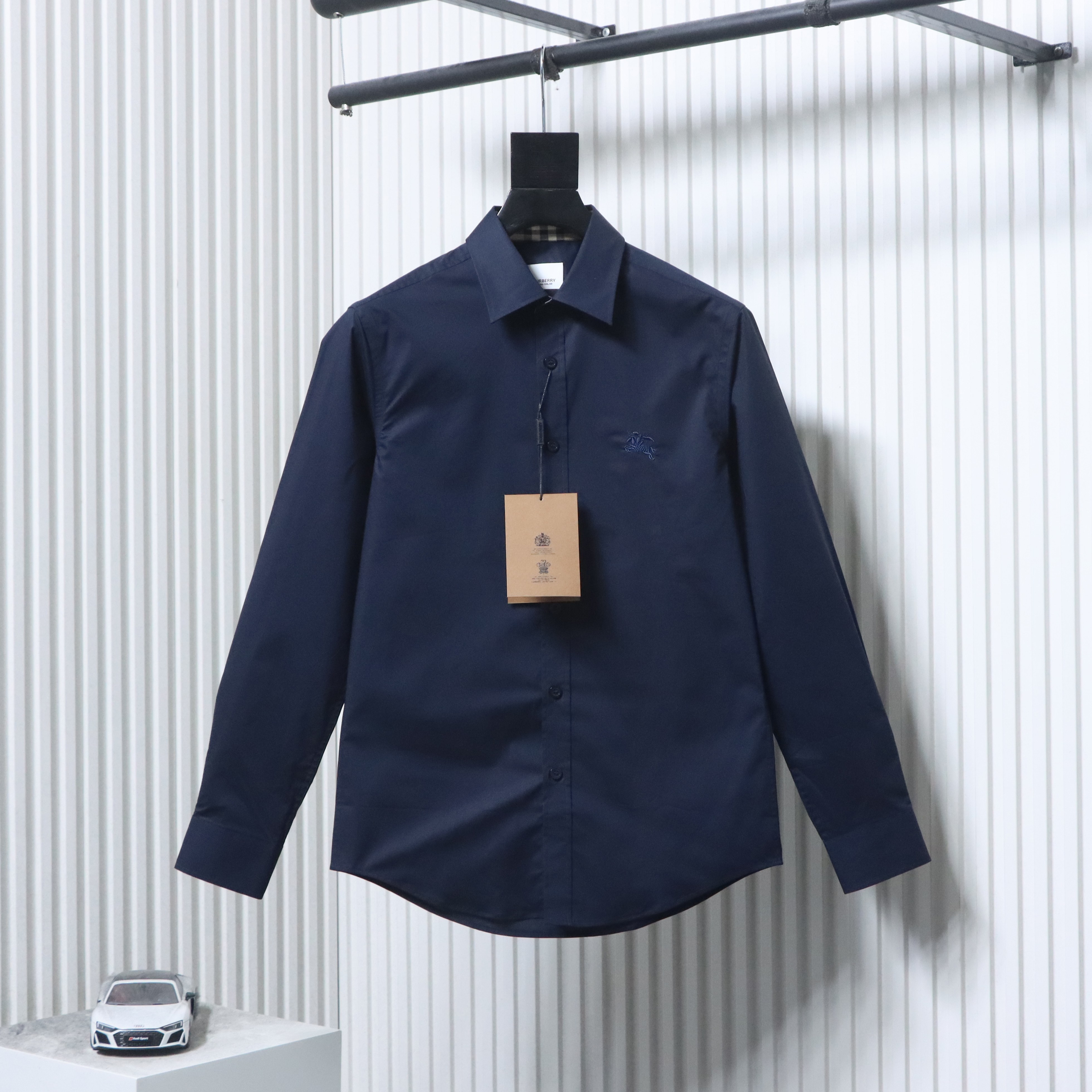 EM Sneakers Burberry Classic Horse Logo Embroidered Long Sleeve Shirt Navy