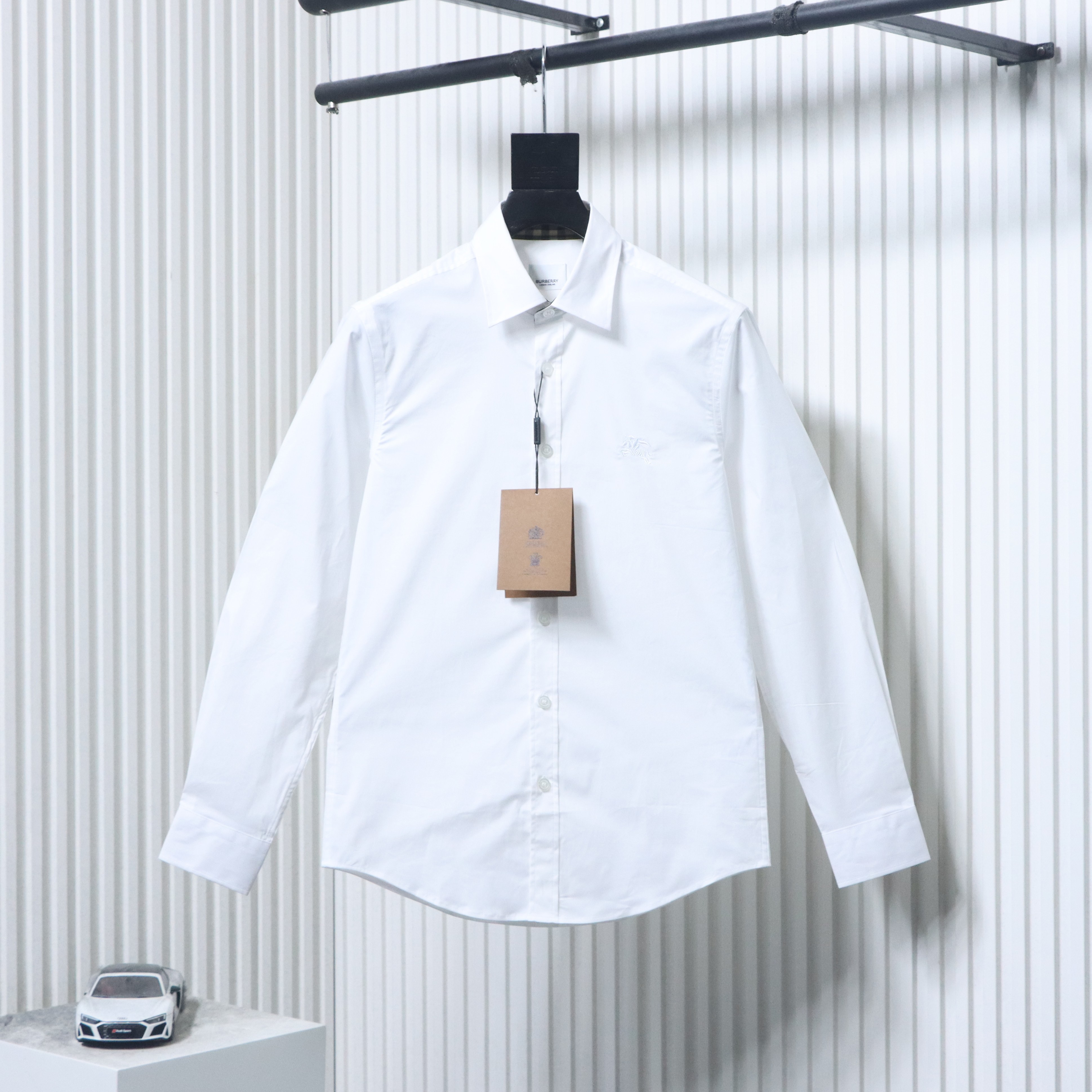 EM Sneakers Burberry Classic Horse Logo Embroidered Long Sleeve Shirt White