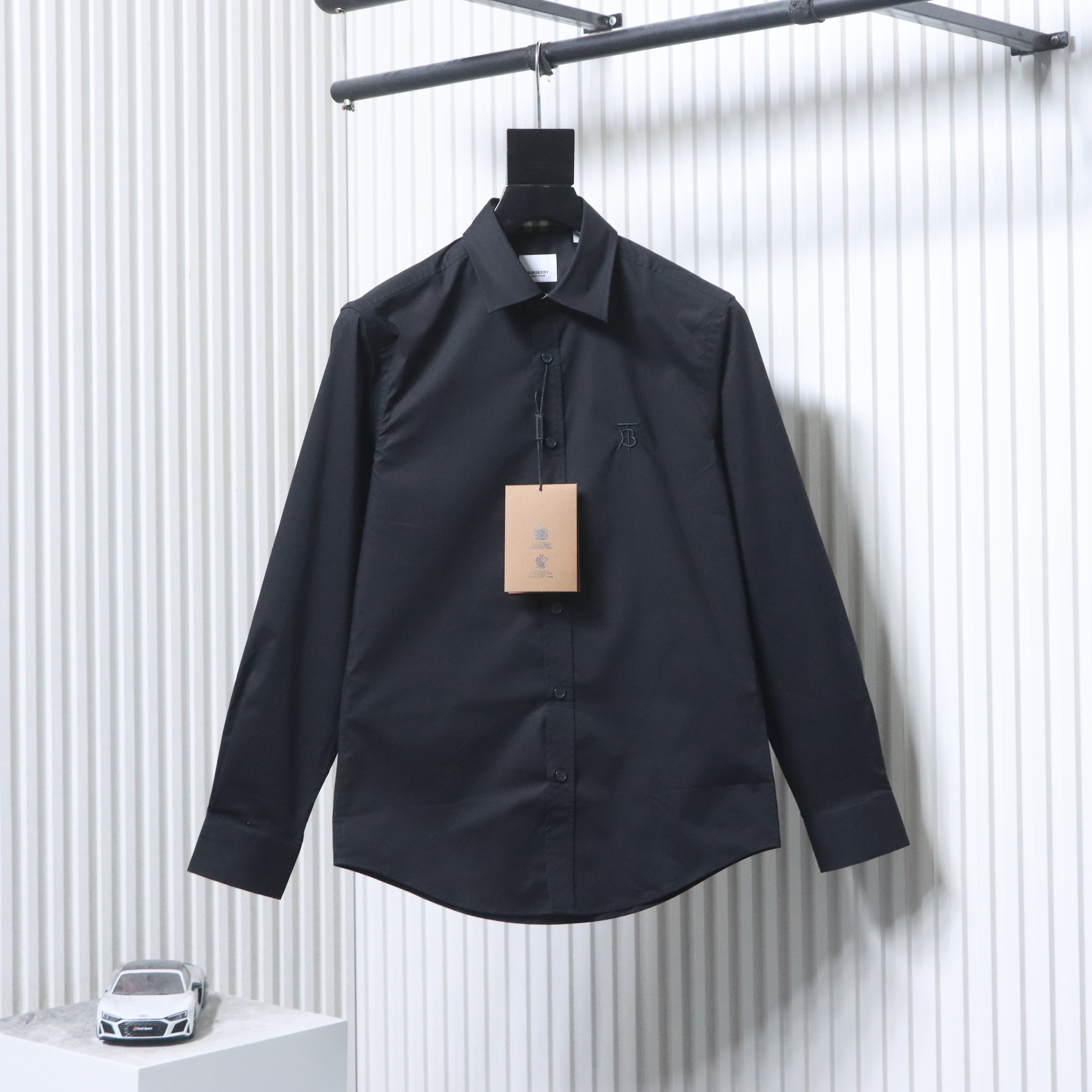 EM Sneakers Burberry Classic TB Logo Embroidered Long sleeved Shirt Black