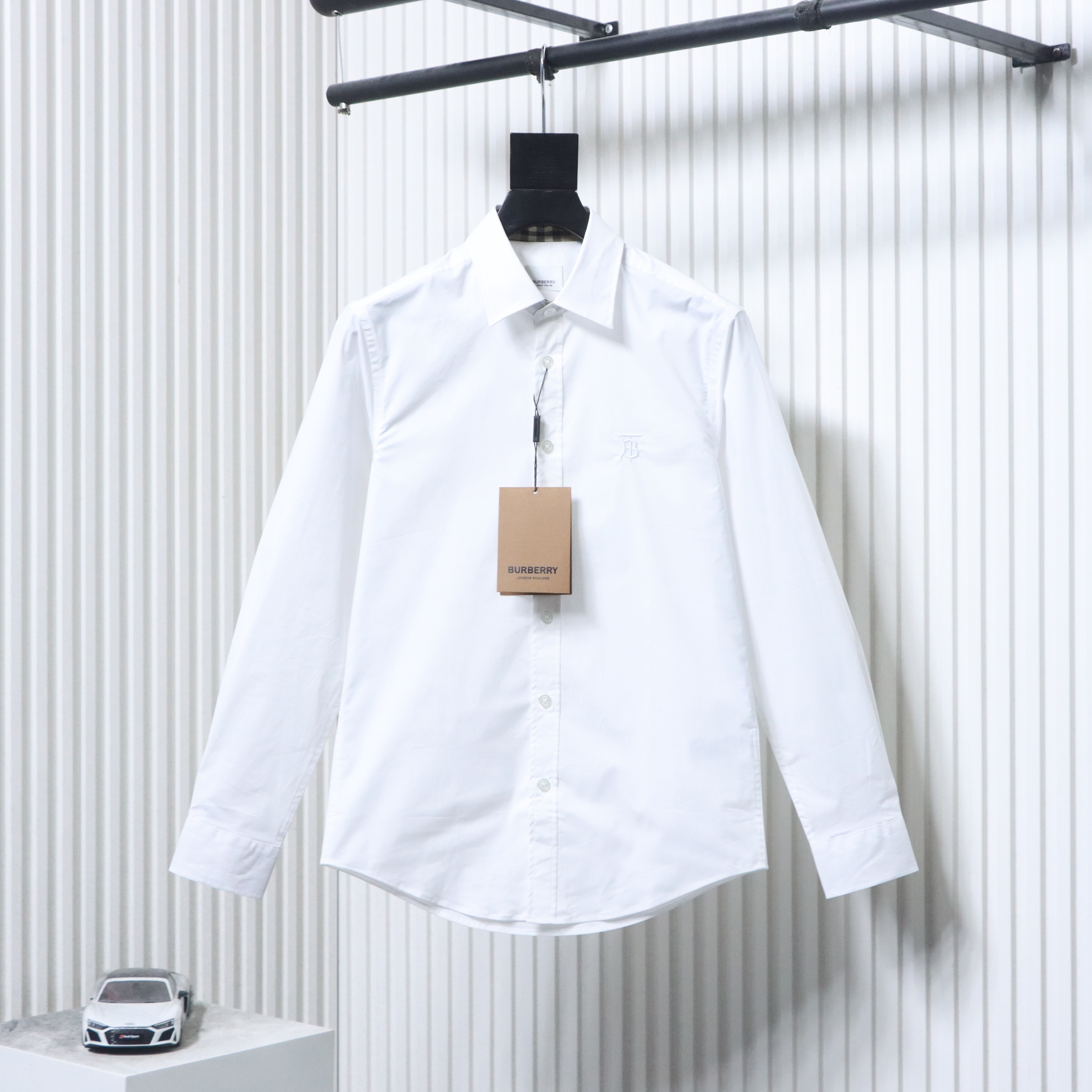 EM Sneakers Burberry Classic TB Logo Embroidered Long sleeved Shirt White