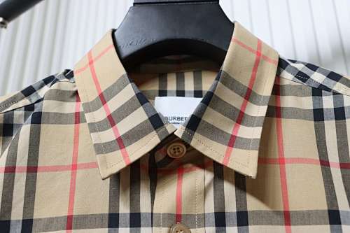 EM Sneakers Burberry Pre-Owned 10s Long Sleeve Shirt Beige