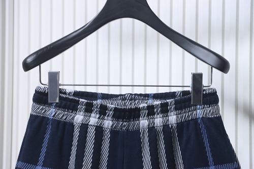 EM Sneakers Burberry Blue Plaid Knit Shorts