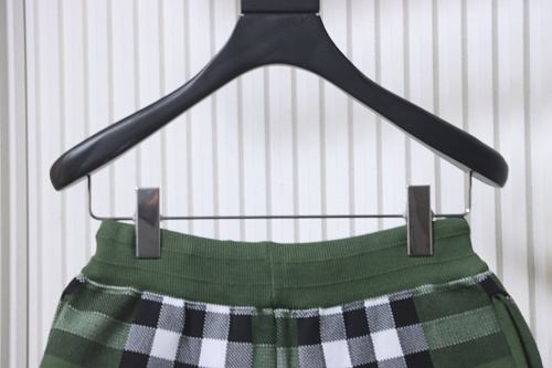 EM Sneakers Burberry Checked Silk and Wool-blend Jacquard Drawstring Shorts Green