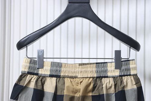 EM Sneakers Burberry Classic Striped Checkered Shorts Khaki