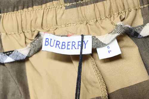 EM Sneakers Burberry Classic Striped Checkered Shorts Khaki
