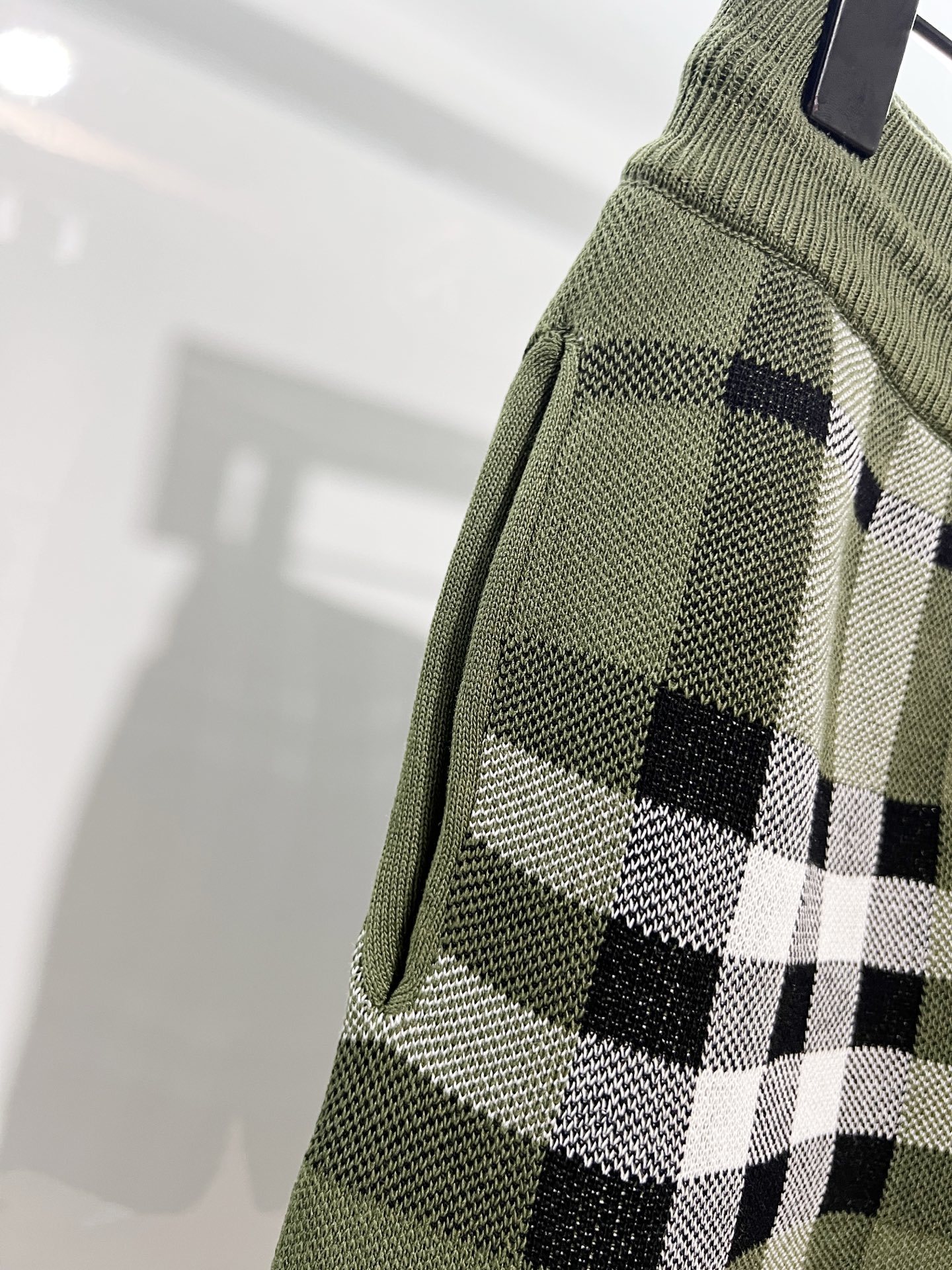 EM Sneakers Burberry Classic Style 2026 SS New Knitted Shorts Green