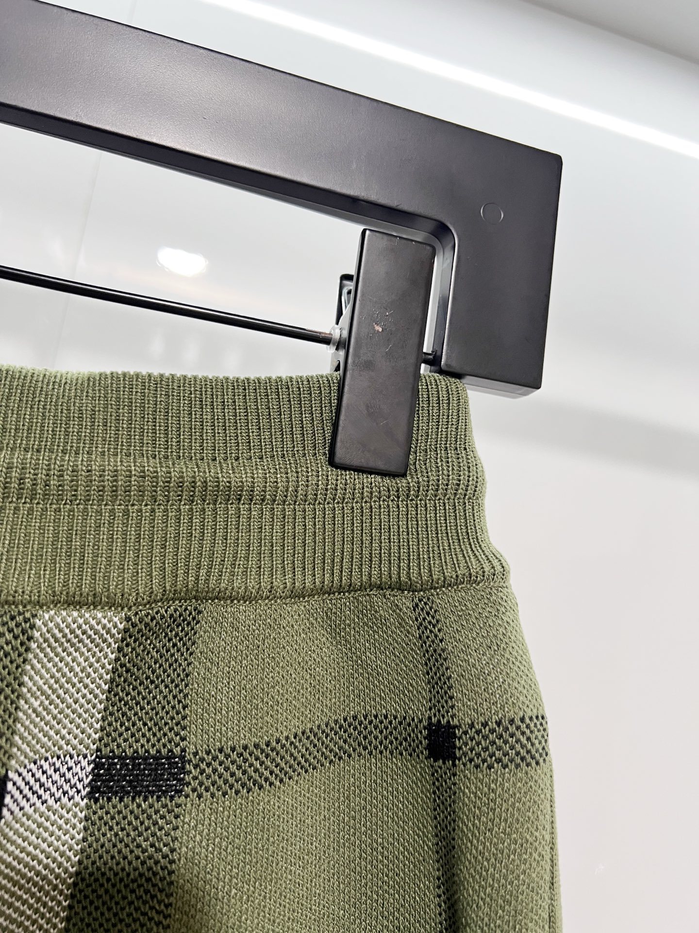 EM Sneakers Burberry Classic Style 2026 SS New Knitted Shorts Green