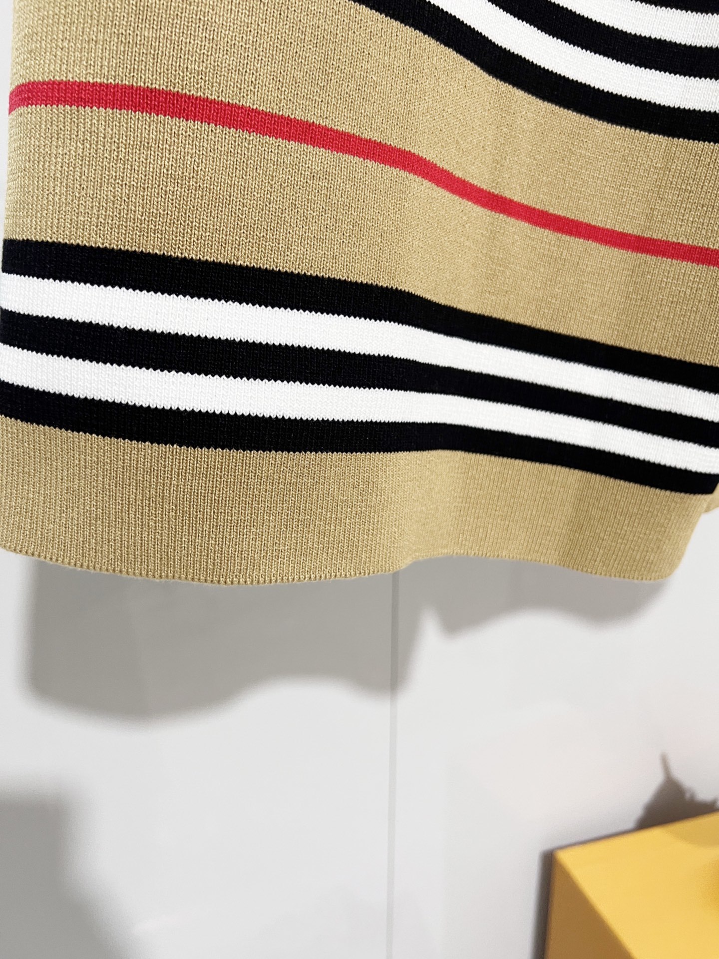 EM Sneakers Burberry Kenton Striped Drawstring Shorts