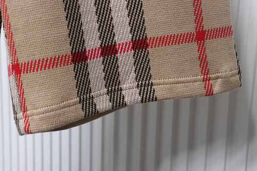 EM Sneakers Burberry Khaki Plaid Knit Shorts