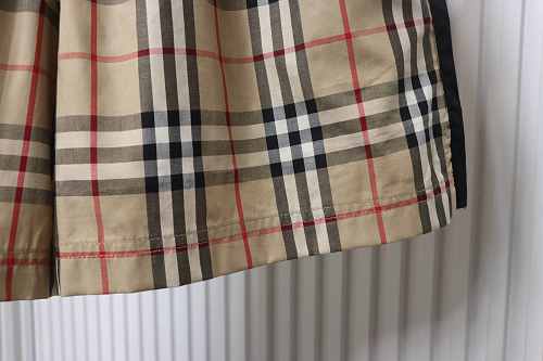 EM Sneakers Burberry Vintage Check Black Side-stripe Shorts Khaki