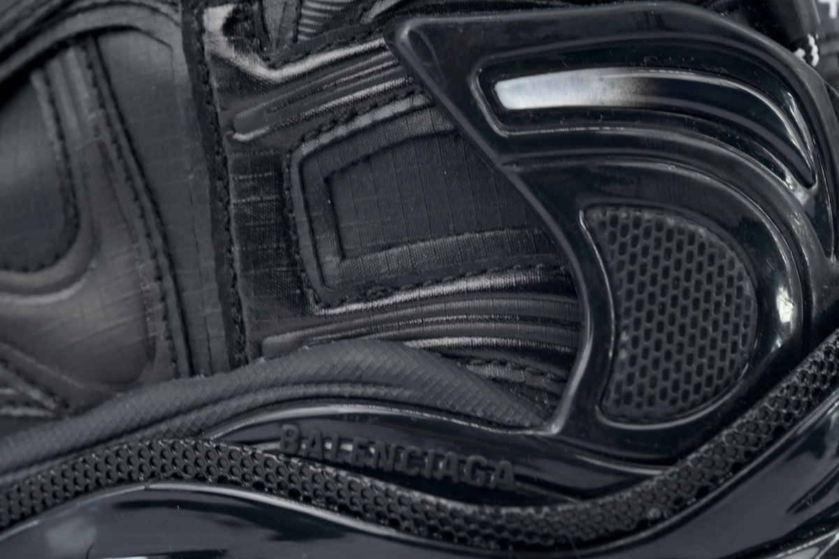 EM Sneakers Balenciaga Runner x Under Armour Black