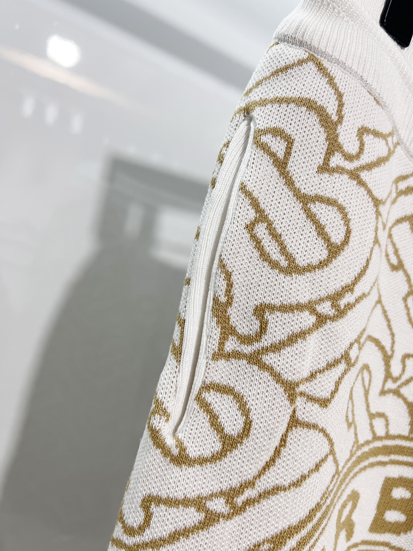 EM Sneakers Burberry Classic 2026 SS New Style Striped Knit Shorts Beige