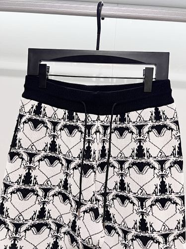 EM Sneakers Burberry Classic 2026 SS New Style Striped Knit Shorts Black White