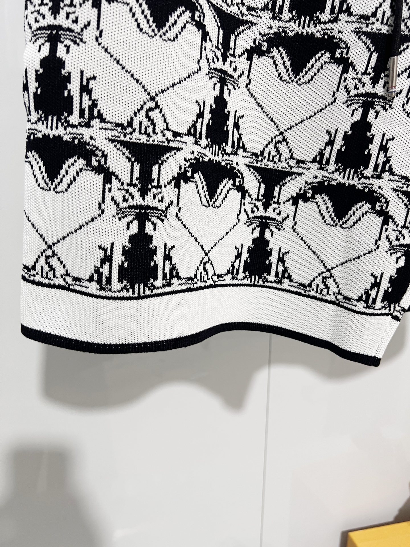 EM Sneakers Burberry Classic 2026 SS New Style Striped Knit Shorts Black White