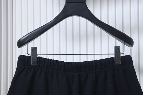 EM Sneakers Fear of God Essentials Collaboration Three-Stripe Silicone Print Shorts Black