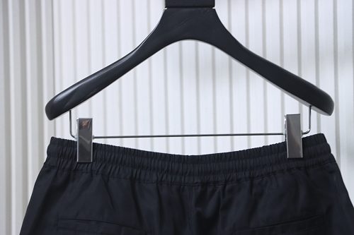 EM Sneakers Fear of God Track Shorts Black Iridescent