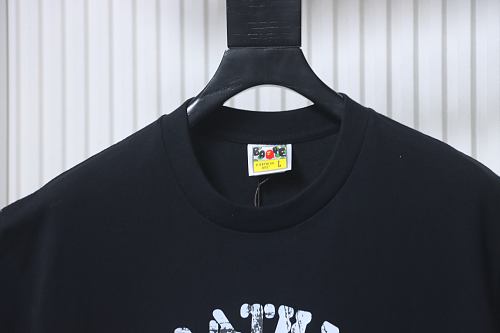 EM Sneakers BAPE 26SS Classic 1993 Distressed Ape Head Print T-Shirt Black