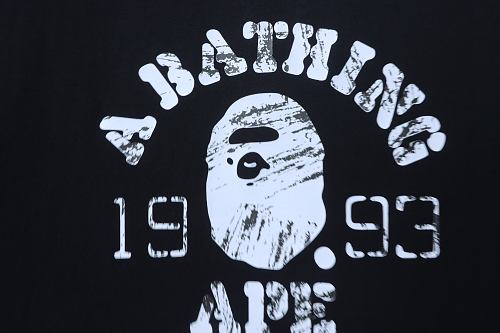 EM Sneakers BAPE 26SS Classic 1993 Distressed Ape Head Print T-Shirt Black