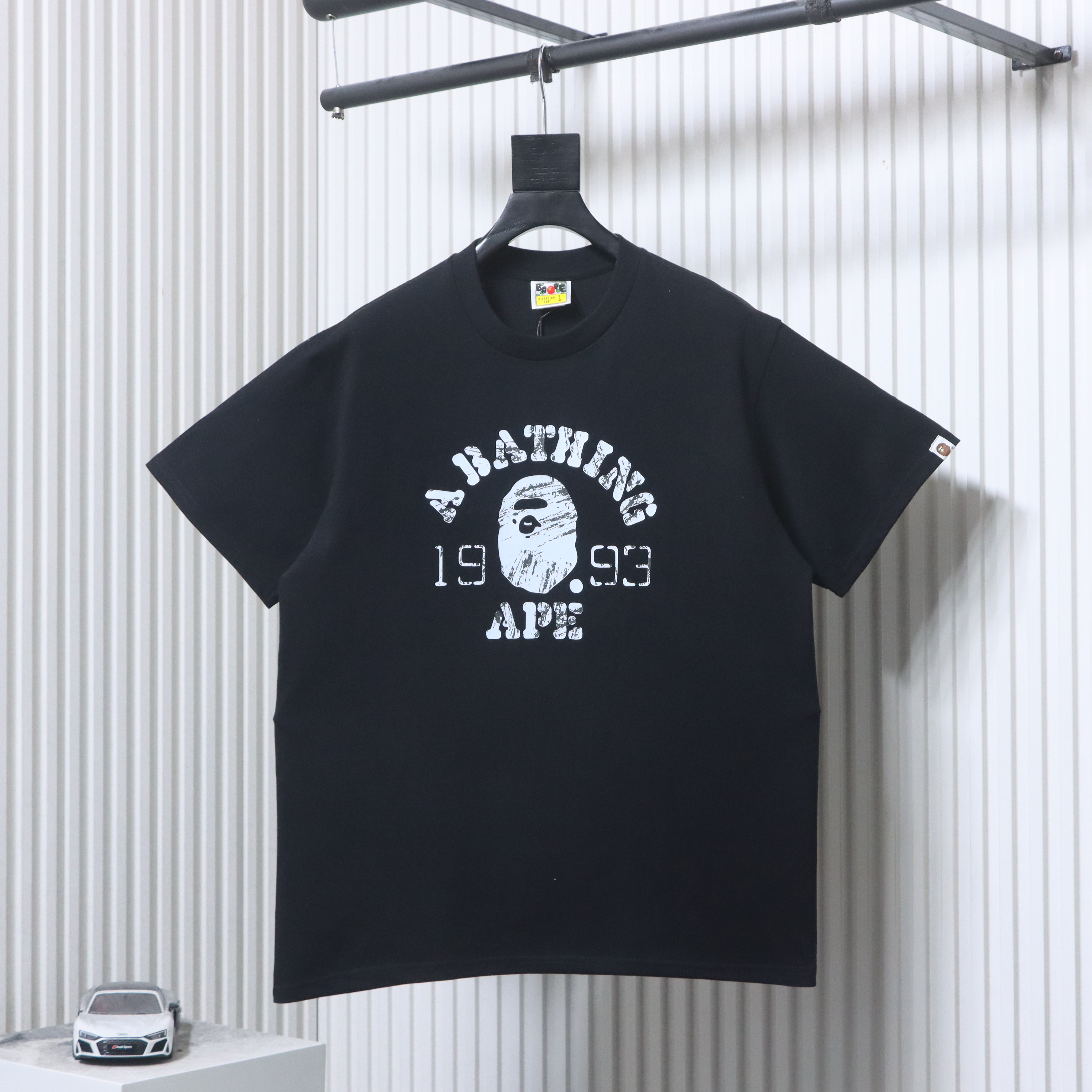 EM Sneakers BAPE 26SS Classic 1993 Distressed Ape Head Print T-Shirt Black