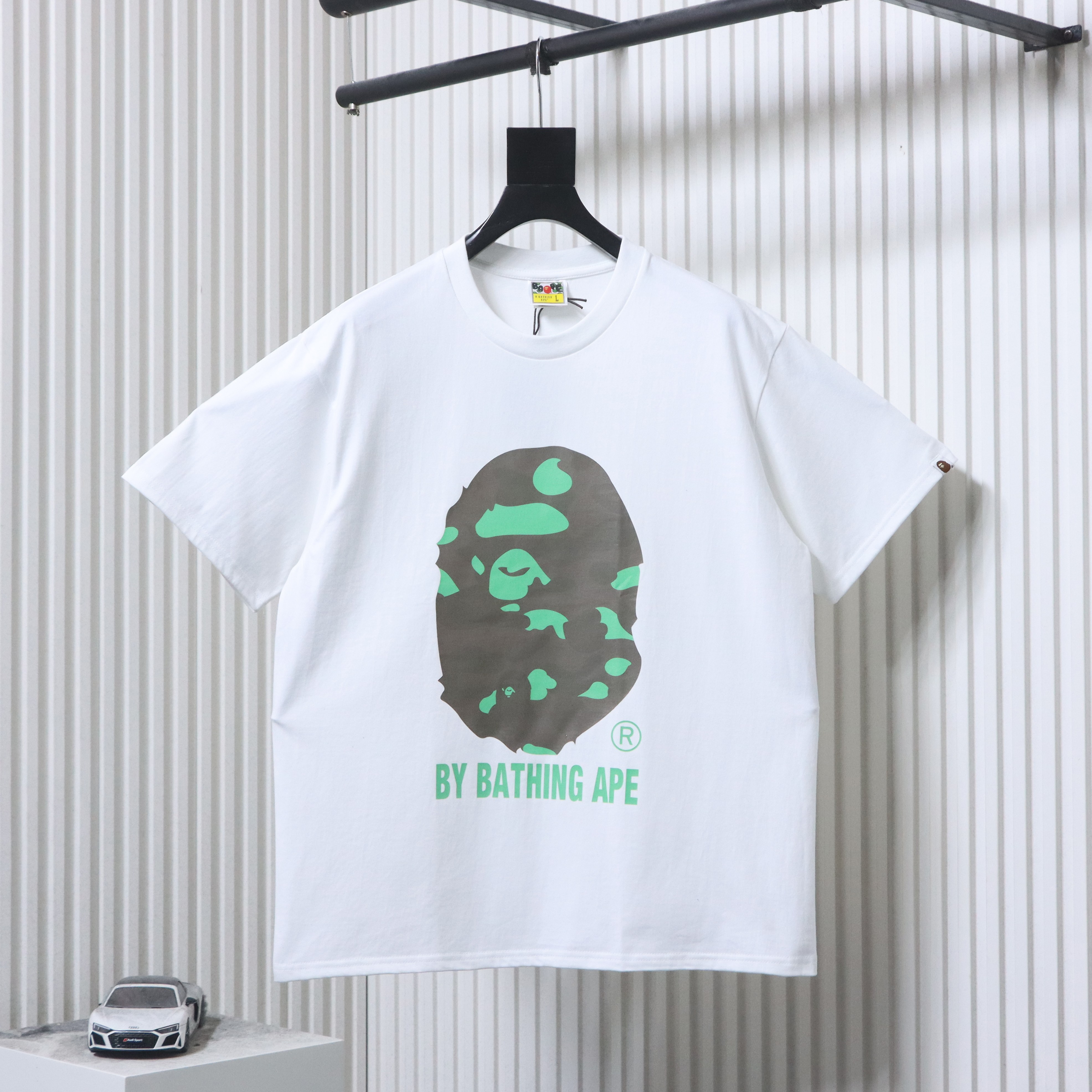 EM Sneakers BAPE 26ss Macaron Ape Head Letter Print T-shirt White