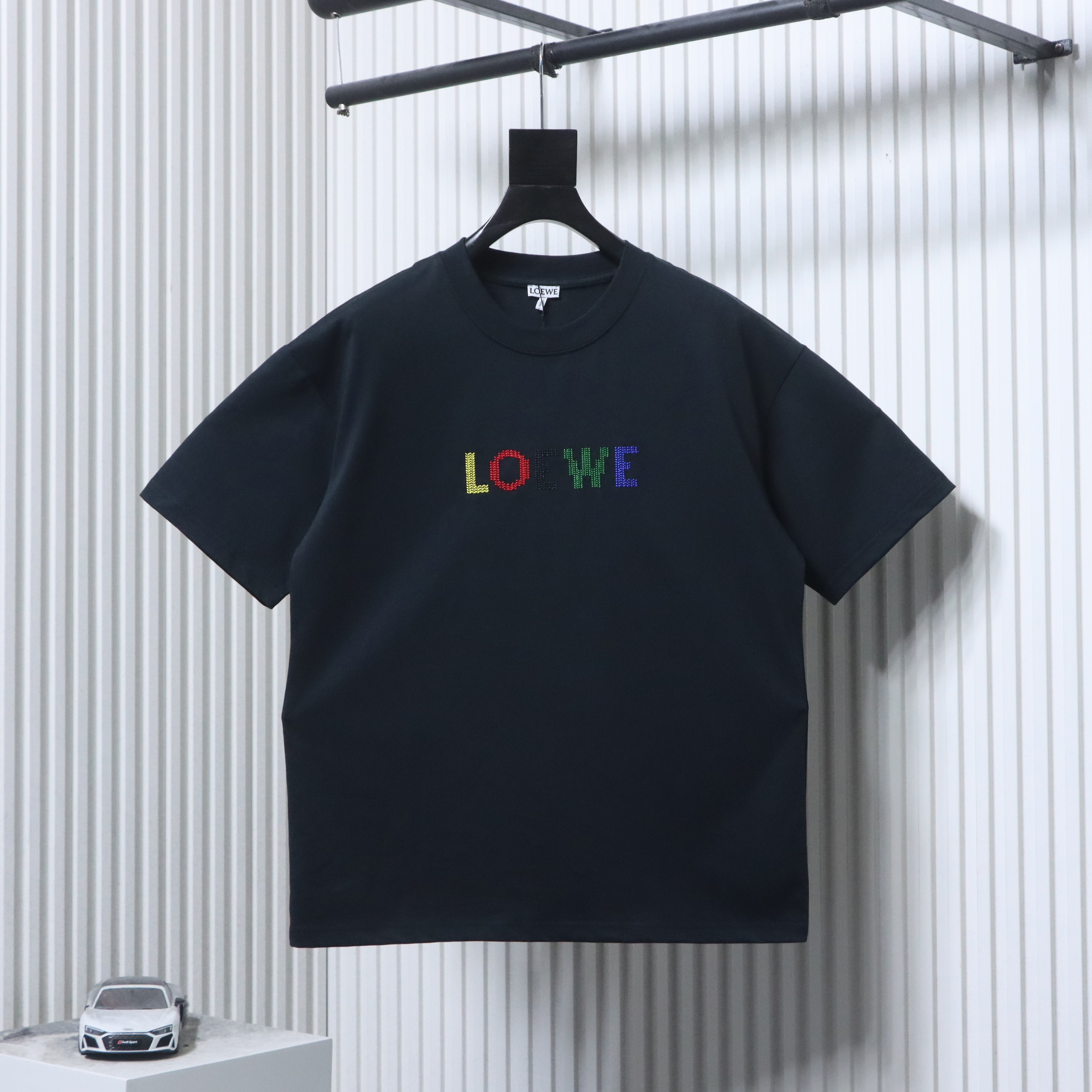 EM Sneakers Loewe 26SS Colorful Logo Embroidered T-shirt Black