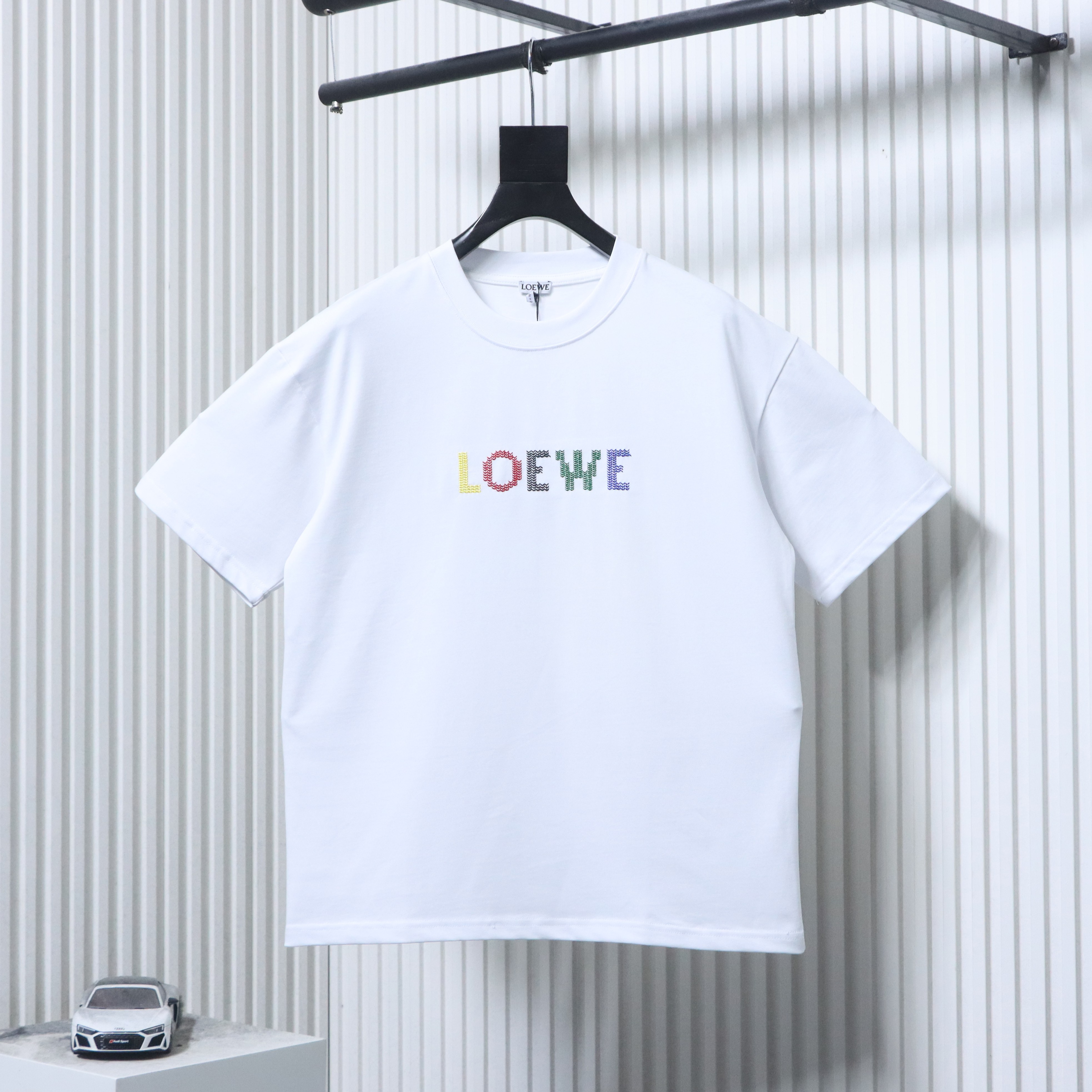 EM Sneakers Loewe 26SS Colorful Logo Embroidered T-shirt White