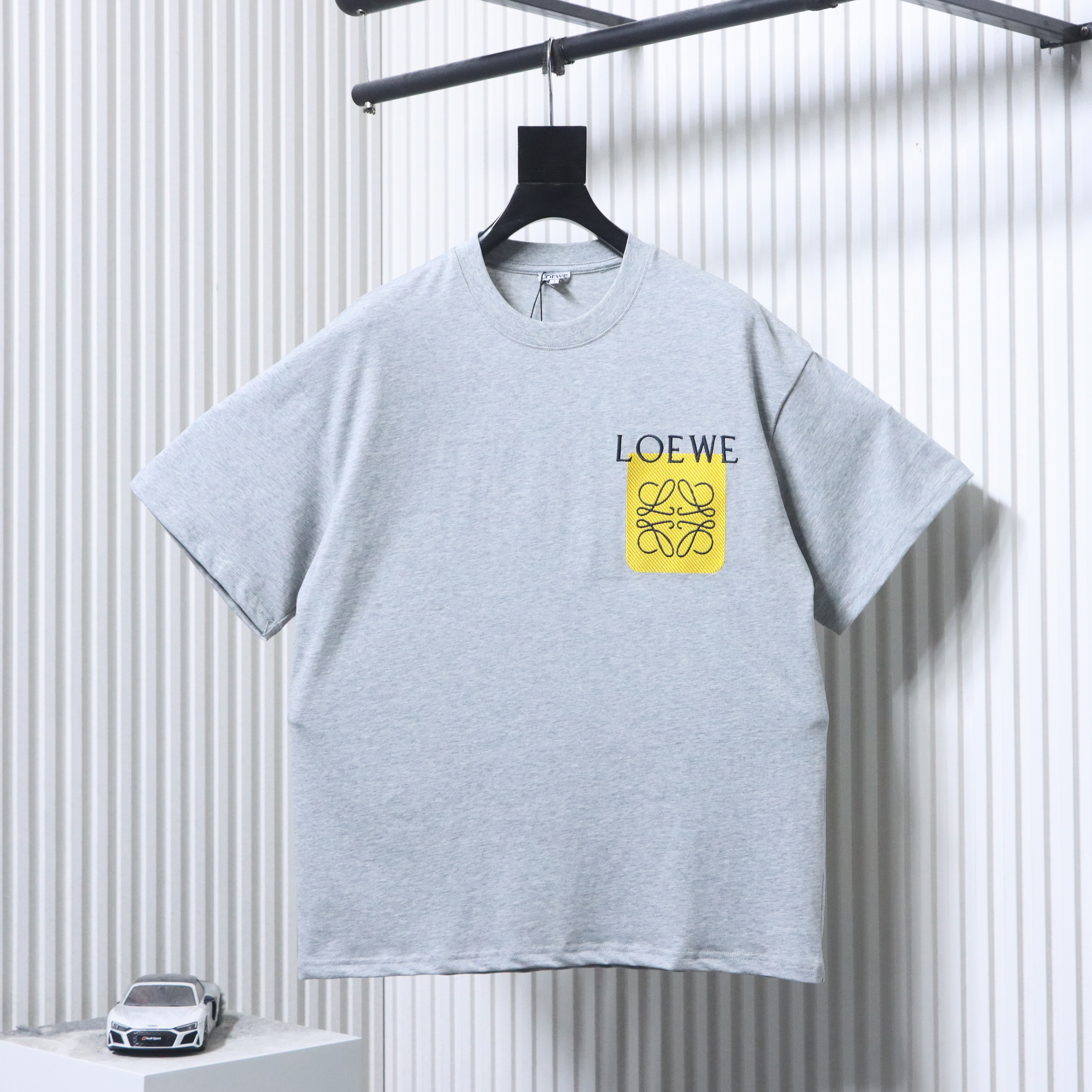 EM Sneakers Loewe 26SS Faux Pocket Color Block Logo T-Shirt Gray