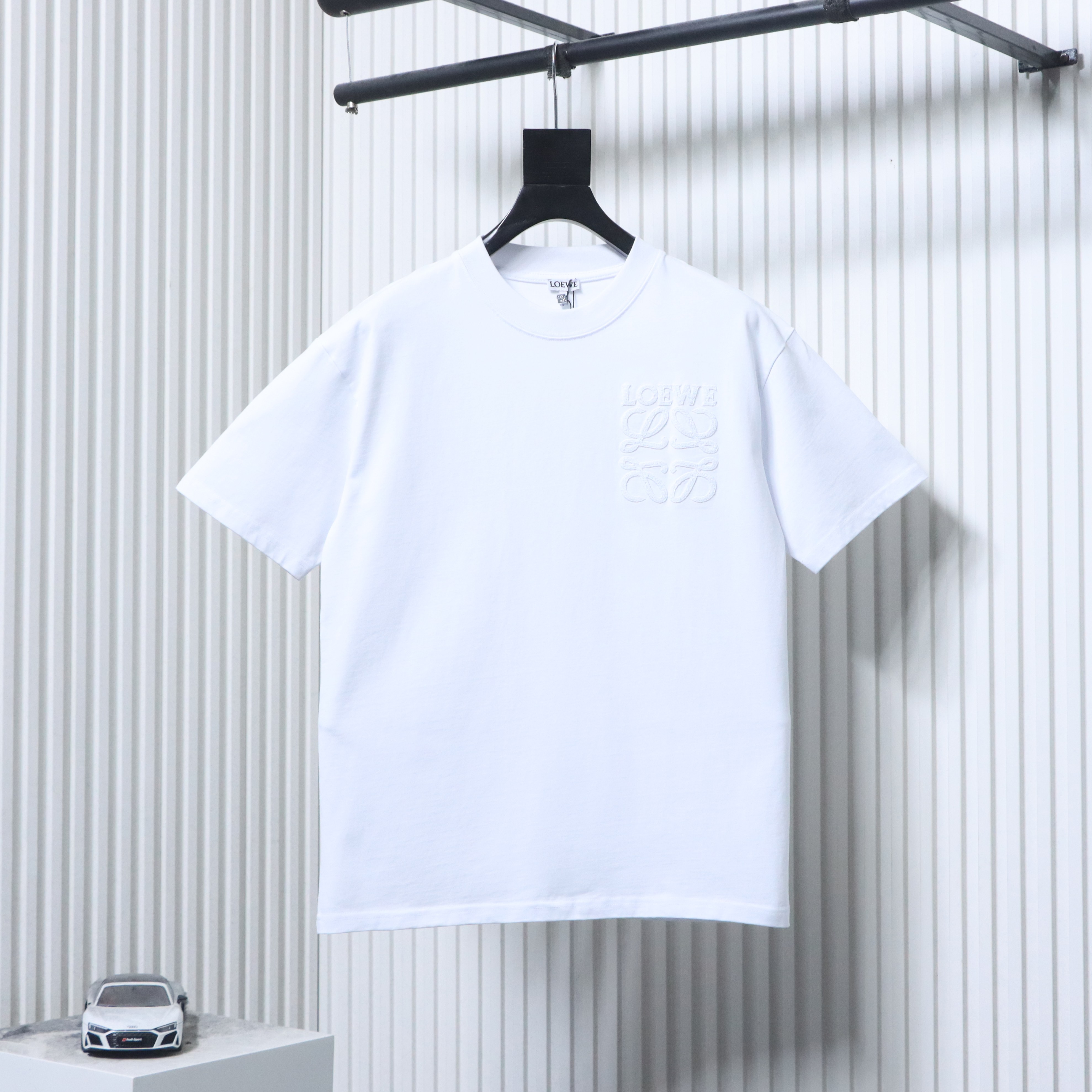 EM Sneakers Loewe 26SS Subtle Logo Woven Embroidered T-Shirt White