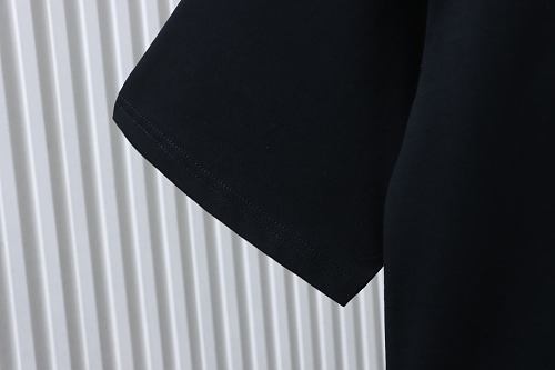 EM Sneakers Loewe & Onrun Collaboration Zipper Pocket Logo Taped T-Shirt Black